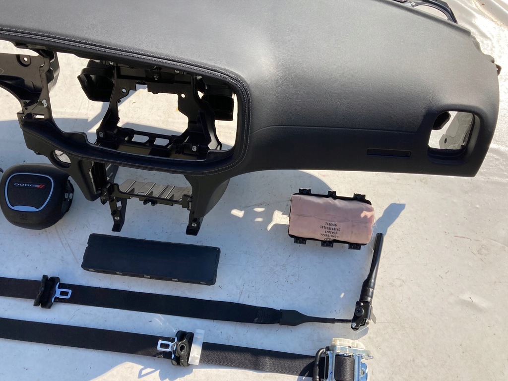 фото №5, Dodge charger панель приладів панель приладів консоль подушки безпеки ремені