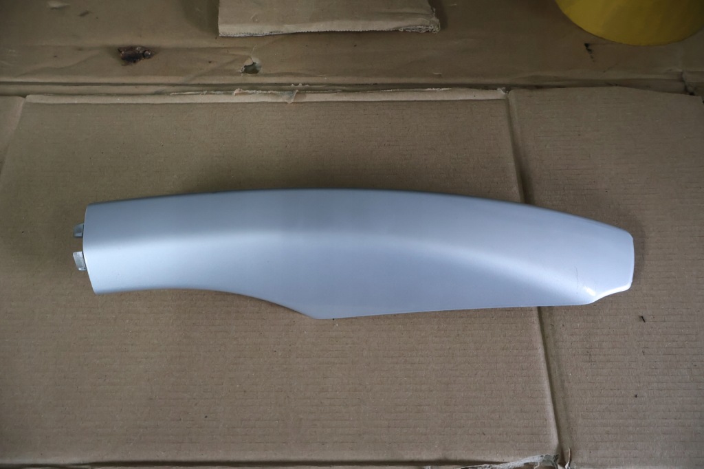 Купить Volvo v50 04-12 заглушка накладка рейлинг правая перед серебристая