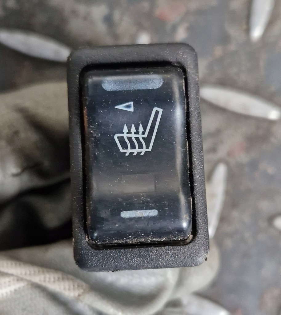 фото №1, Переключатель подогрев сидений primera p12