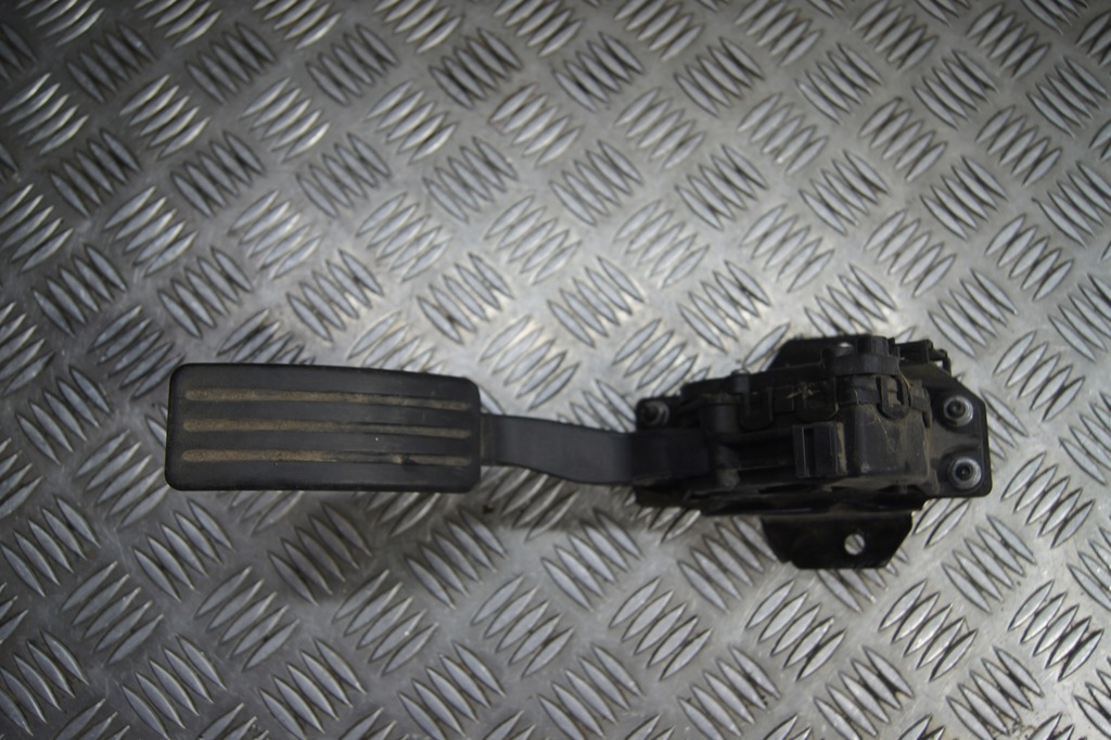 фото №1, Педаль газа dacia duster 8200386506