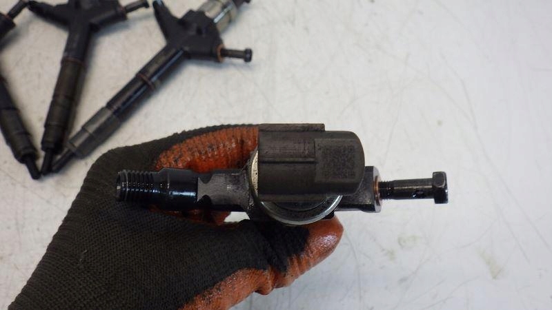 фото №8, Інжектор форсунки бризковики шпильки 142 tys. km nissan navara d40 2.5 d 166005x30a