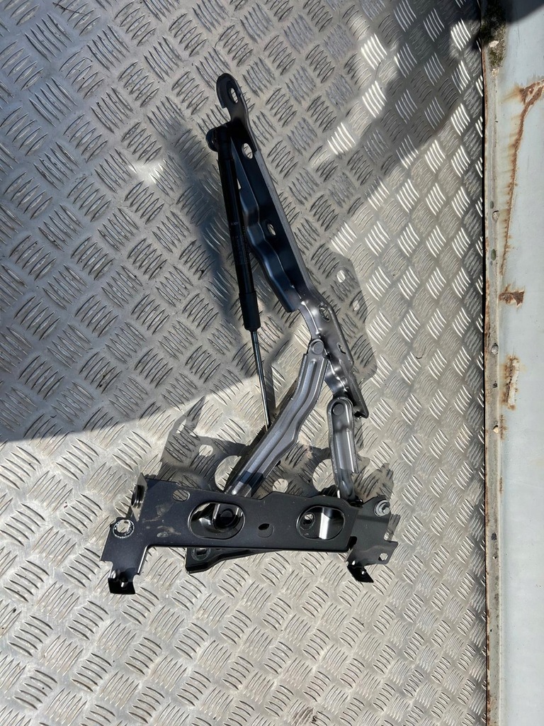 фото №1, Land rover range rover l461 петля капот лівий m8e2-16801-ac