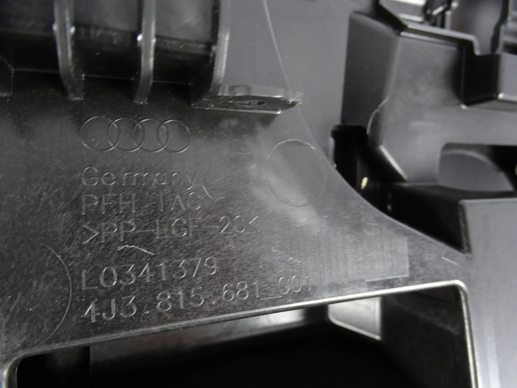 фото №8, Приборная панель консоль audi e-tron gt rs 4j3 czarna nić 4j3857003