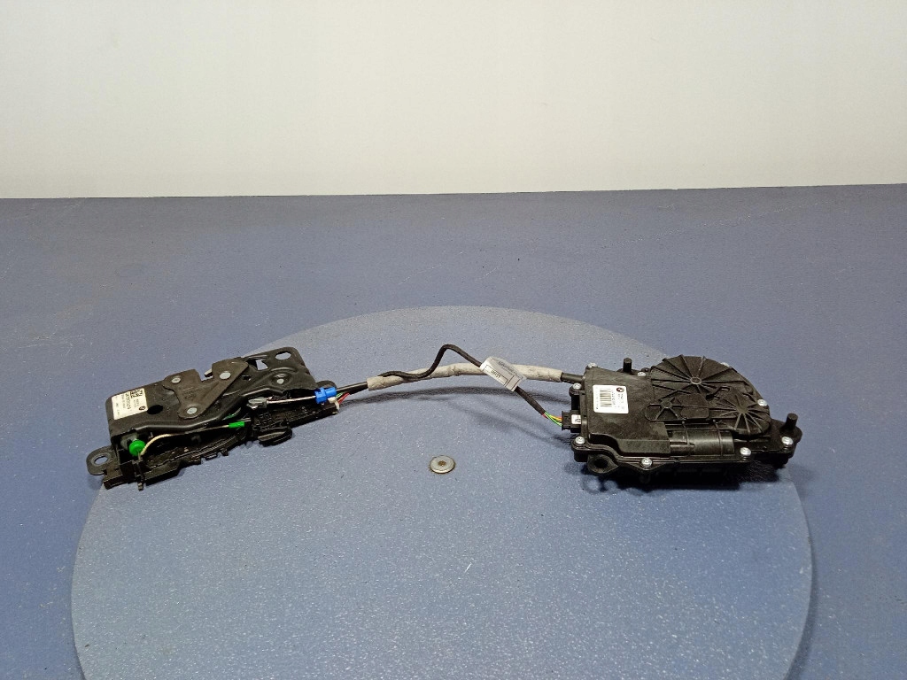 фото №1, Bmw x7 g07 x5 g05 замок доводчик кришки задня 7357112 7441630