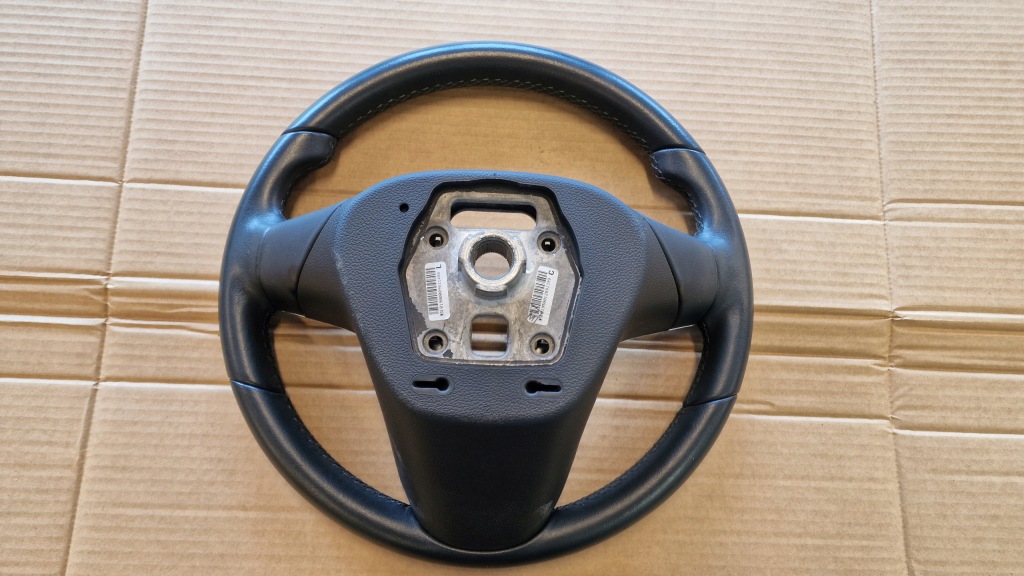 Руль кожа кожаный многофункциональный opel astra iv 4 j 13305818 хорошее состояние Недорого