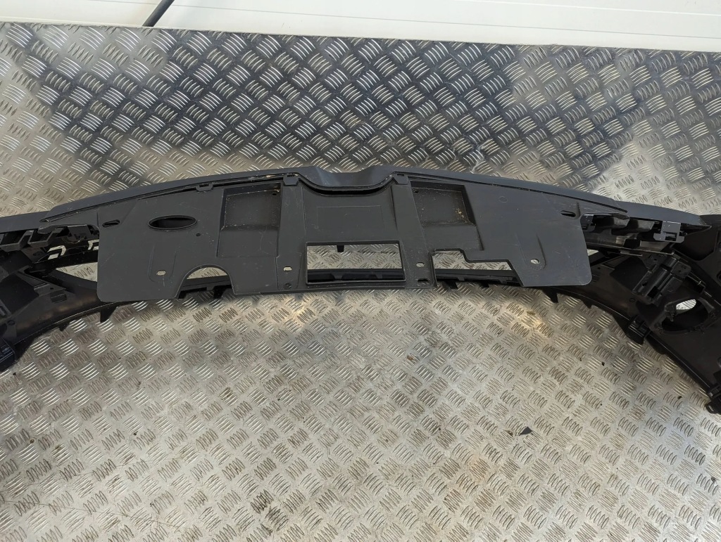 Renault megane iii 2008-2012 бампер перед передний Оригинал