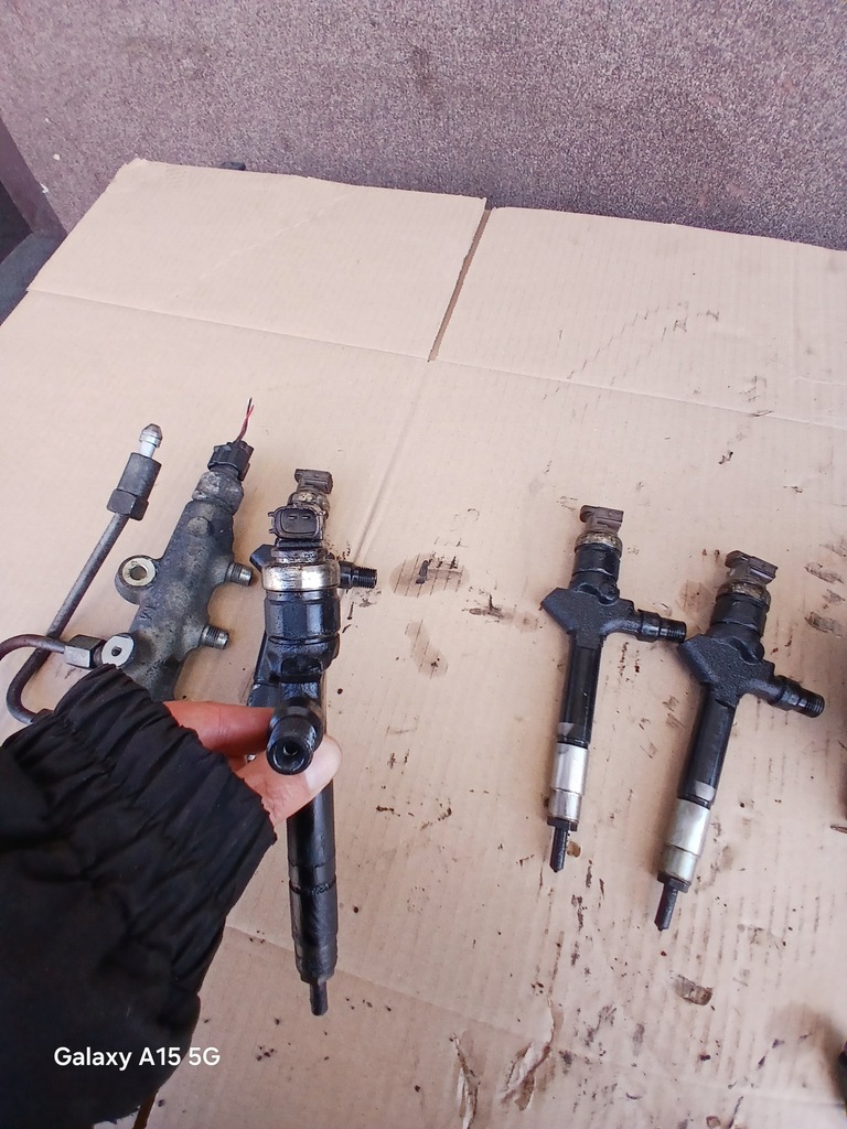 фото №8, Форсунки комплект 4 штуки + насос mazda 6 gg 02-08 2.0 di