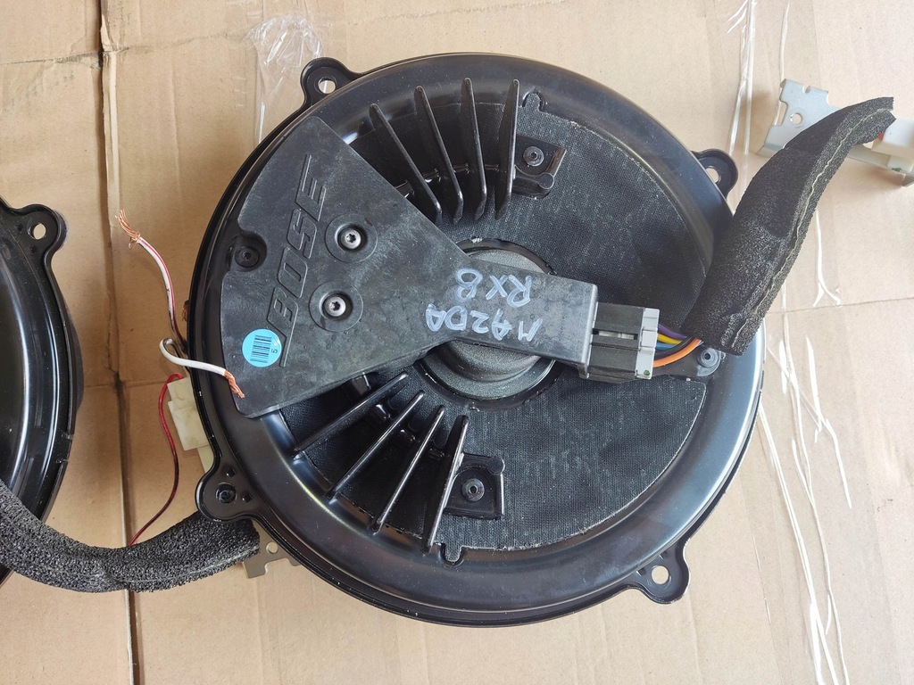 фото №3, Динамик левый + правый перед bose mazda rx8 rx-8 fe876696ya fe876696xa