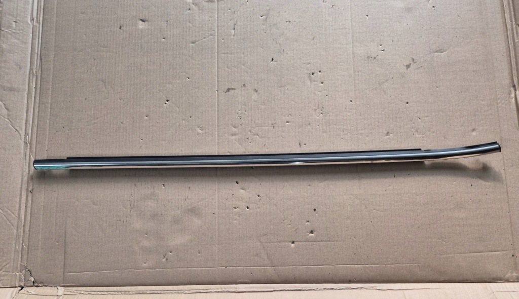 фото №1, Молдинг ущільнювач двері правий перед пасажира хром mg zs 17- 19- lift