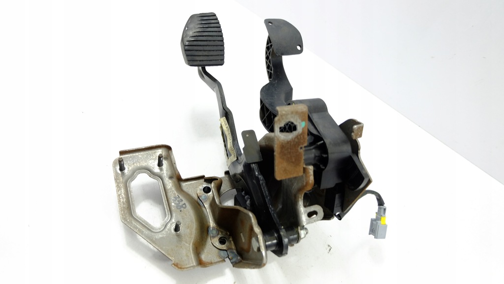 фото №6, Peugeot 208 педалі