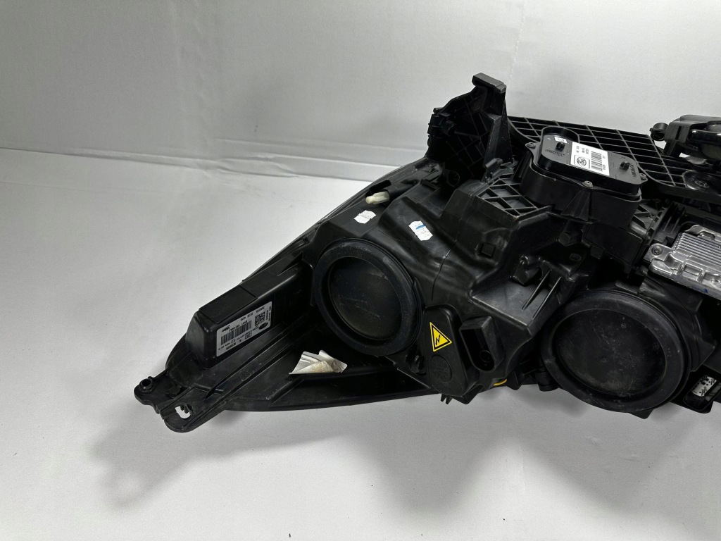 Kuga mk2 рестайлінг  фара ксенон led поворотний комплект gv41-13d155aj gv41-13d154aj Недорого