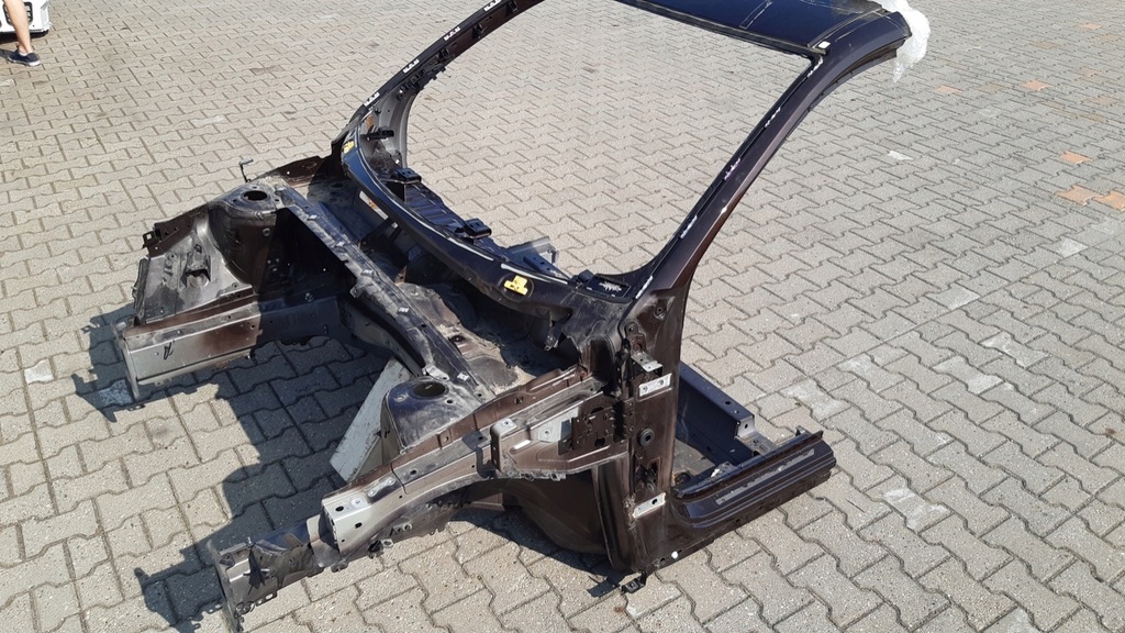 фото №1, Volvo xc40 четверть левая перед