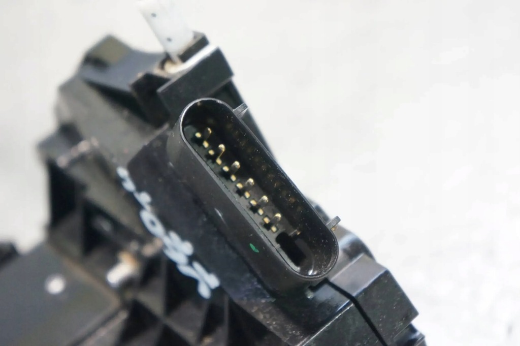 фото №6, Замок дверь правый перед передний volvo s60 ii v60 i 6 pin 31301740