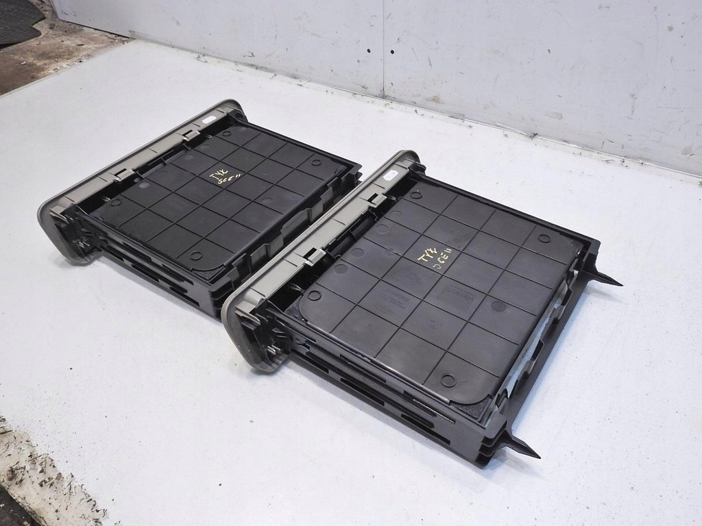 фото №7, Бардачок pod сиденье задняя renault scenic ii 8200223825