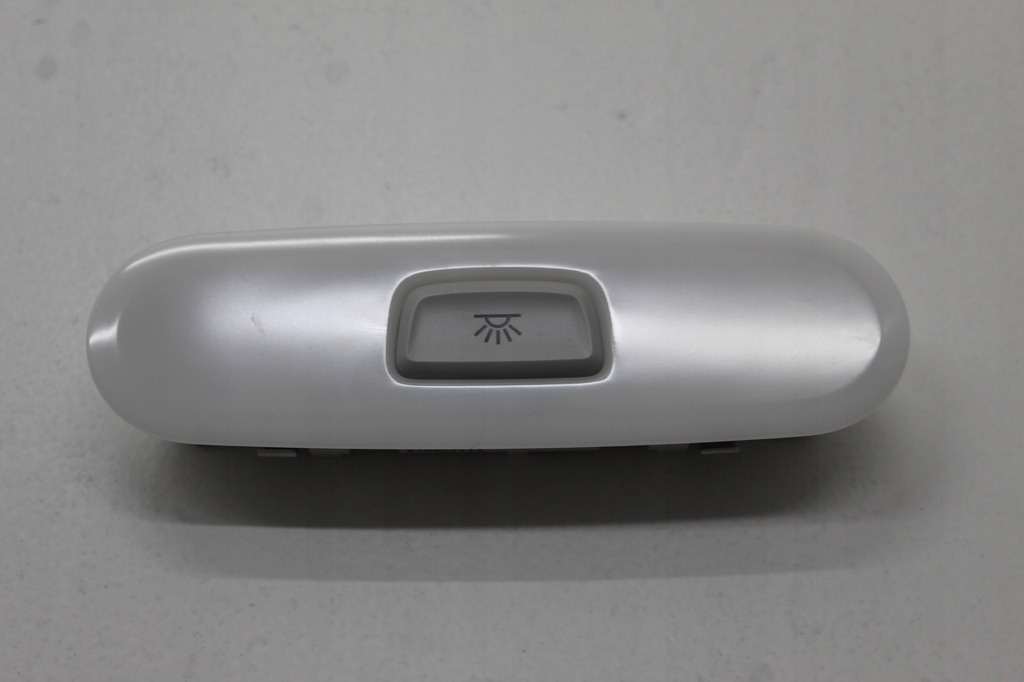 фото №1, Audi a5 8t лампа потолочный 8t0947111