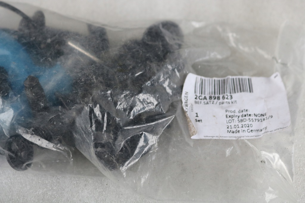 фото №1, Vw t-roc набір кріплення бампера 2ga898623 .