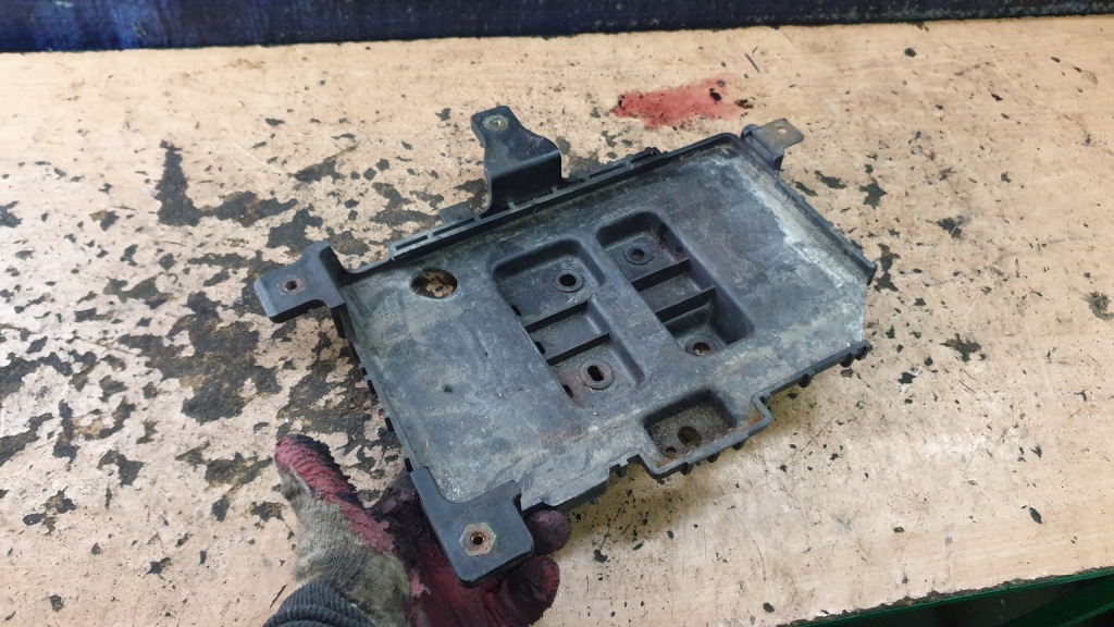 фото №1, Hyundai sonata 04-09 2.0 crdi основание аккумулятор