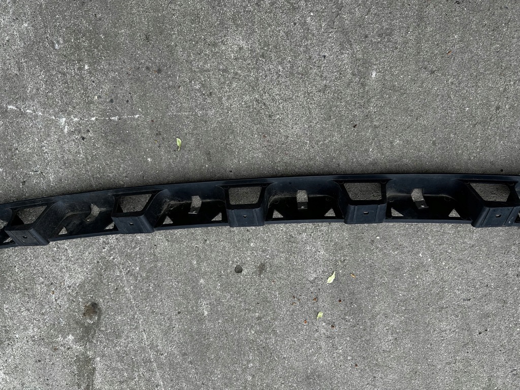 фото №8, Направляющая бампера задняя 8z0807855a audi a2