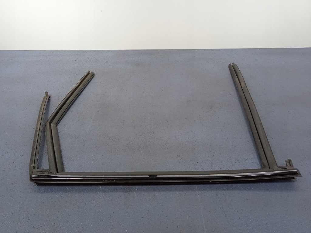 фото №2, V90 ii 16- прокладка рамы дверь задняя левая 31849230