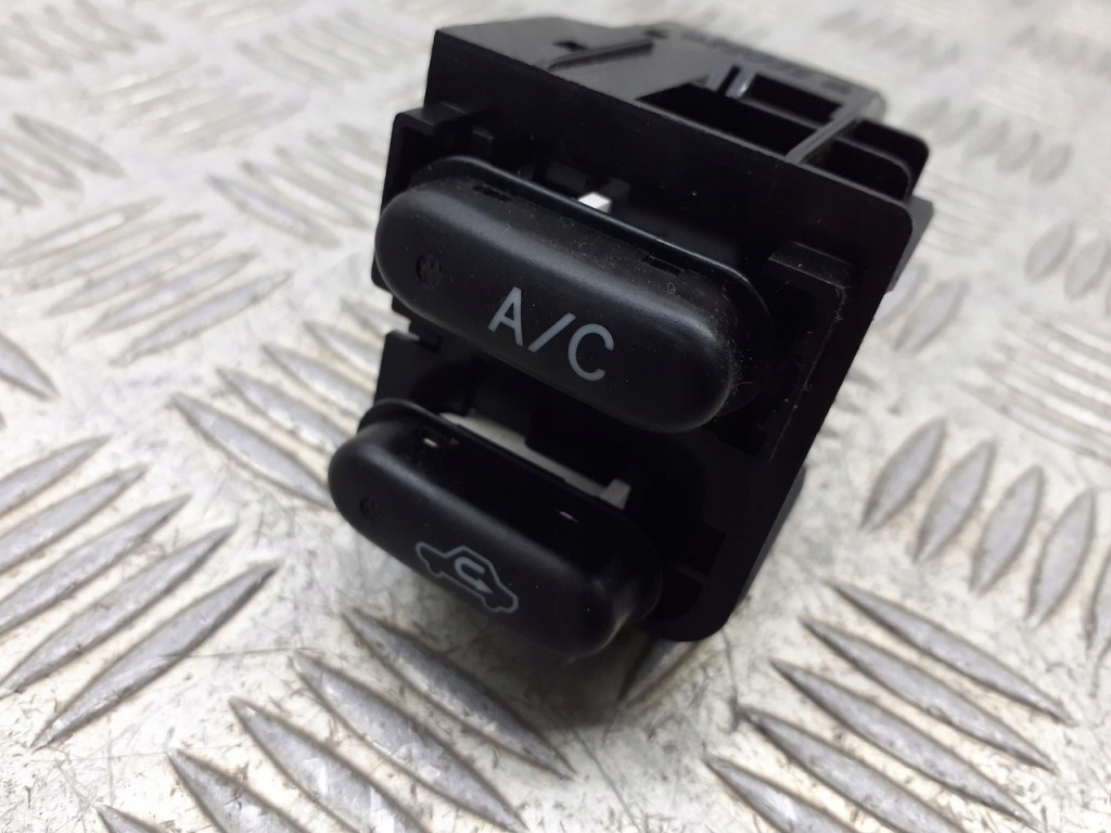 фото №1, Кнопка кондиціонера toyota matrix 1.8 vvti 758772