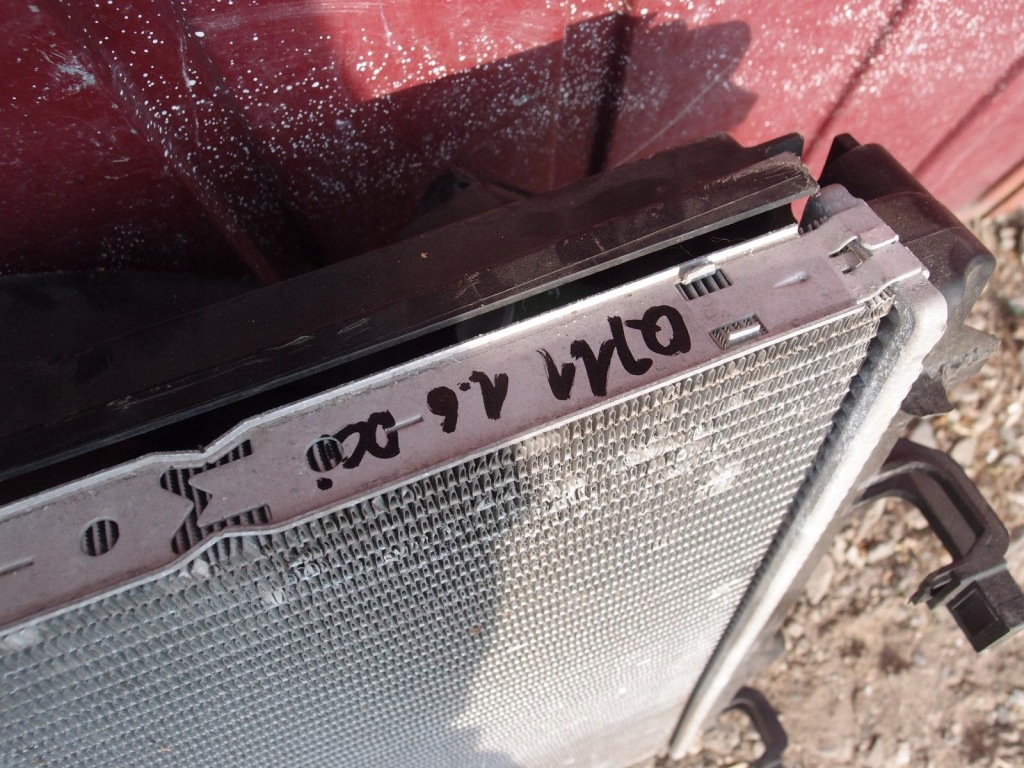 Радіатор води вентилятор qashqai 2 1.6 dci Доставка