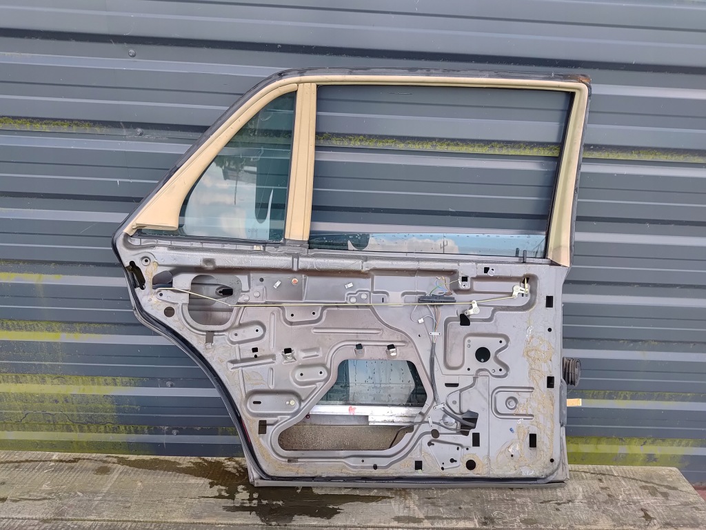 Mercedes w126 двері лівий задній long Київ