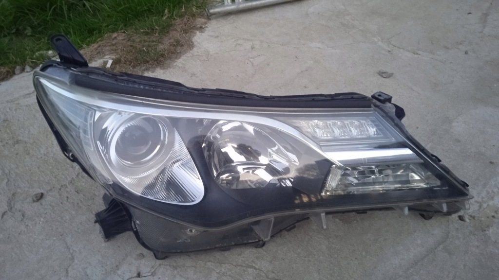 Купить Фара правая  toyota rav4 2013-2015 ксенон оригинал