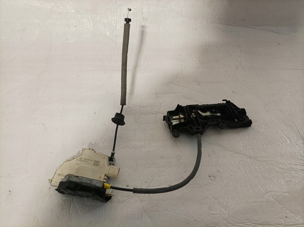 фото №1, Audi a4 b9 замок дверь правый задняя 4g0839016h