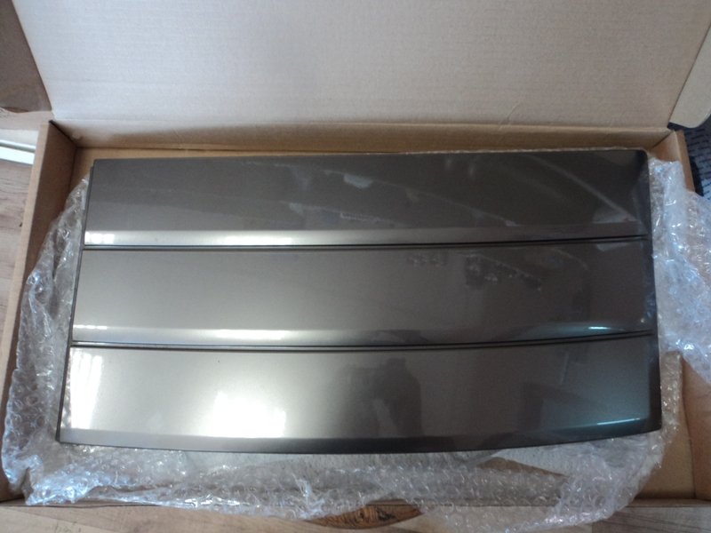 фото №1, Молдинг дверь перед правая range rover iv lr038863