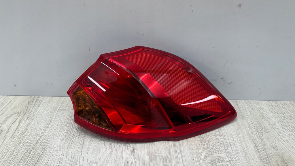 фото №1, Kia ceed 2 ii 12-17 rok hb права лампа задня задня оригінал 92402-a20 e254wr