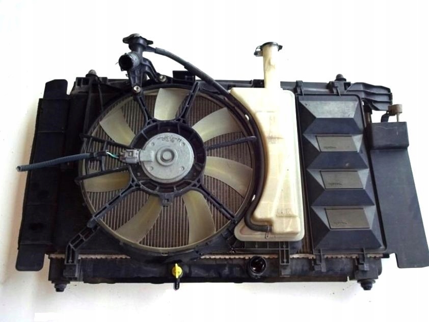 Купити Радіатор води кондиціонер вентилятор toyota yaris ii 1.8 бензин 2006-2011 rok