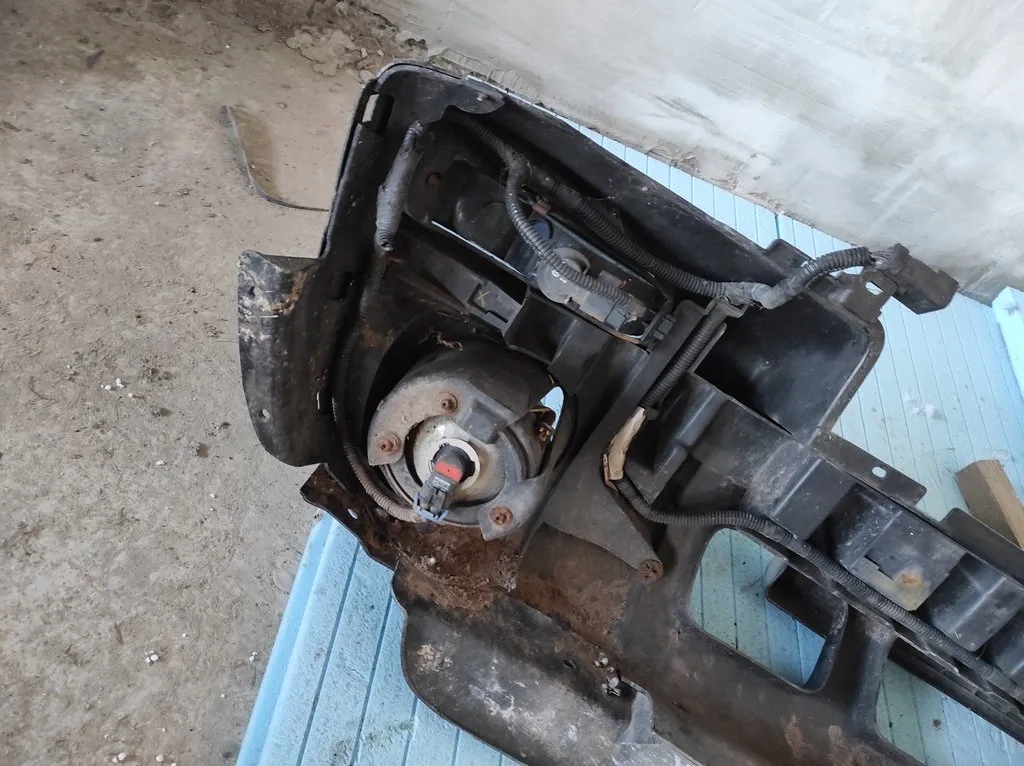 фото №7, Jeep cherokee 2005 бамперы