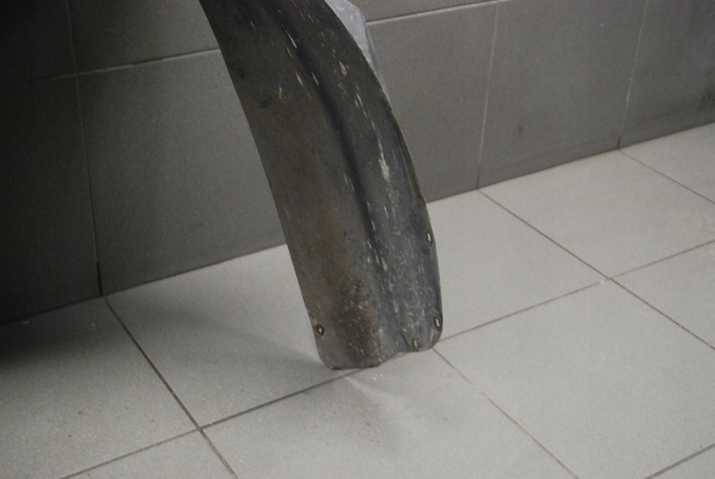 фото №13, Подкрылок левый перед audi a6 c5 2.4 4b0821171b