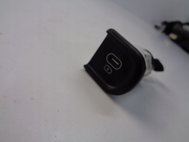 фото №1, Роз'єм зарядний пристрій usb kia sportage v 2021-