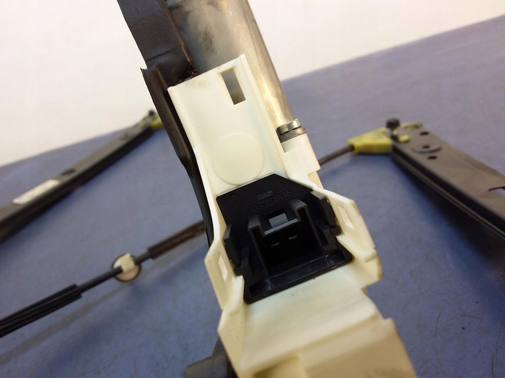 фото №5, Audi a8 d4 подъемник стекло перед левый 4h0837461b