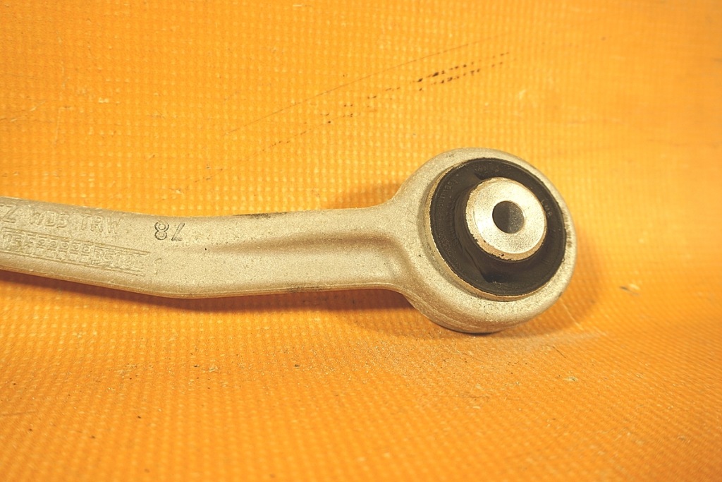 Купить Audi q5 8r рестайлинг  47km рычаг перед верхний правый  8k0407510n