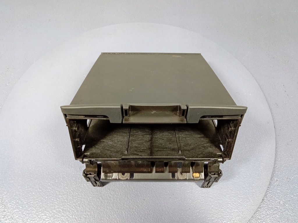 фото №8, Audi q7 i 4l кишеня кронштейн чейнджер 4l0864981e