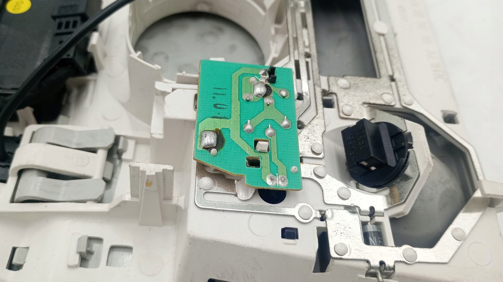 фото №10, Лампа потолочный vw passat golf 1k0947105ae 3c0035624c