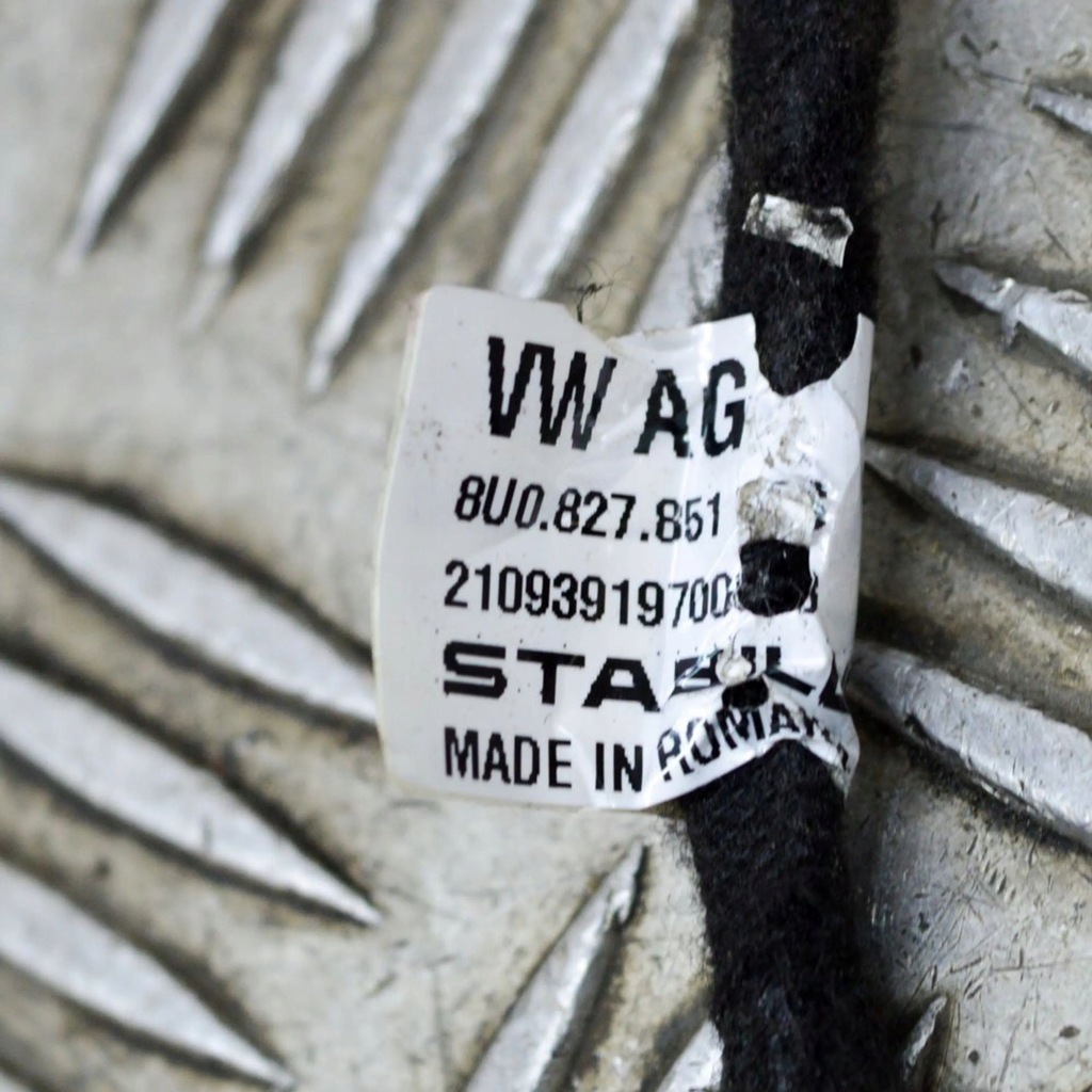 фото №6, Audi q3 8u 2018 правая сторона амортизатор крышки задний багажника