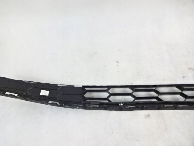 фото №6, Решётка бампера средняя skoda karoq