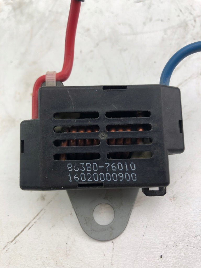 фото №4, Lexus ct 200h реле радио 863b0-76010