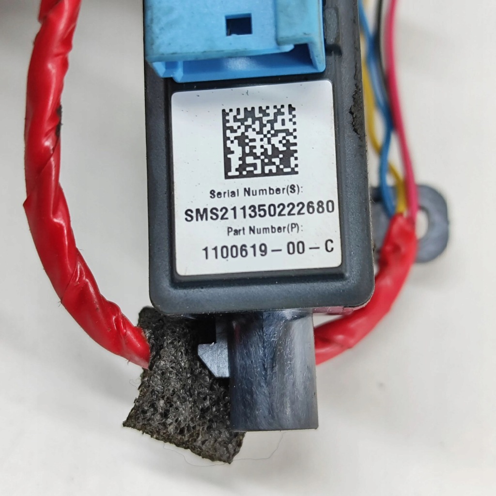 Tesla model y 2021 правая сторона камера на крыле боковой с Разборки