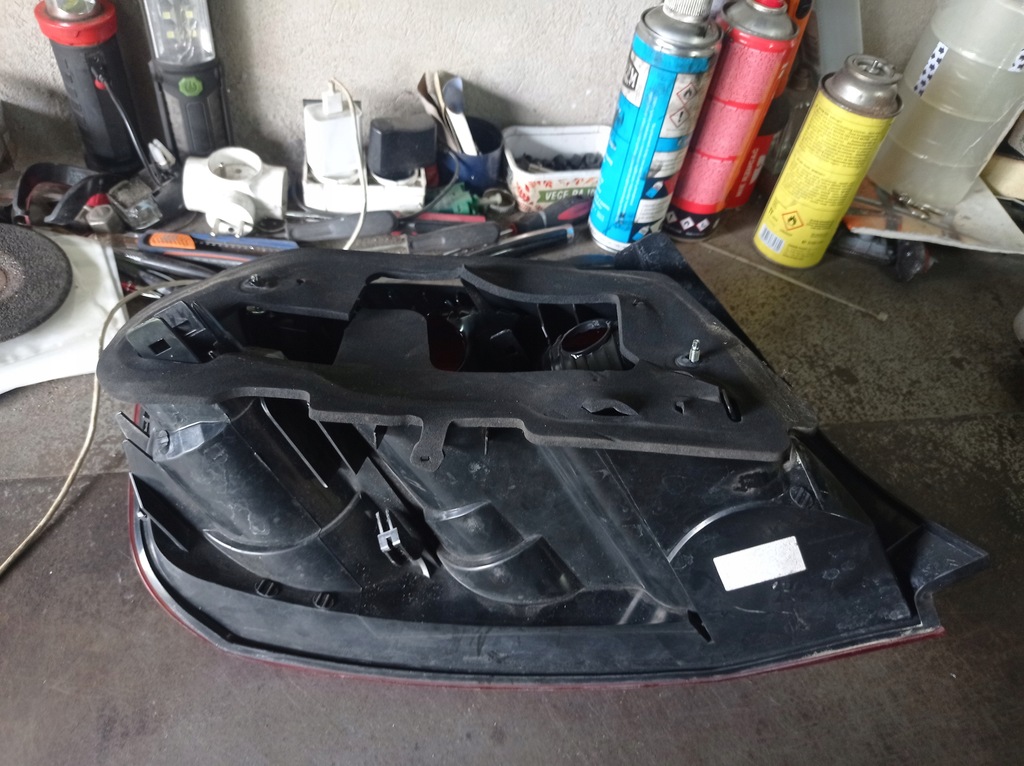 фото №5, Peugeot 407 sedan - лампа правий задня