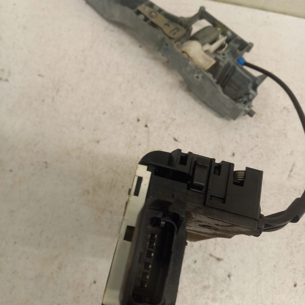 фото №2, Замок дверь правый перед citroen c4 picasso 1