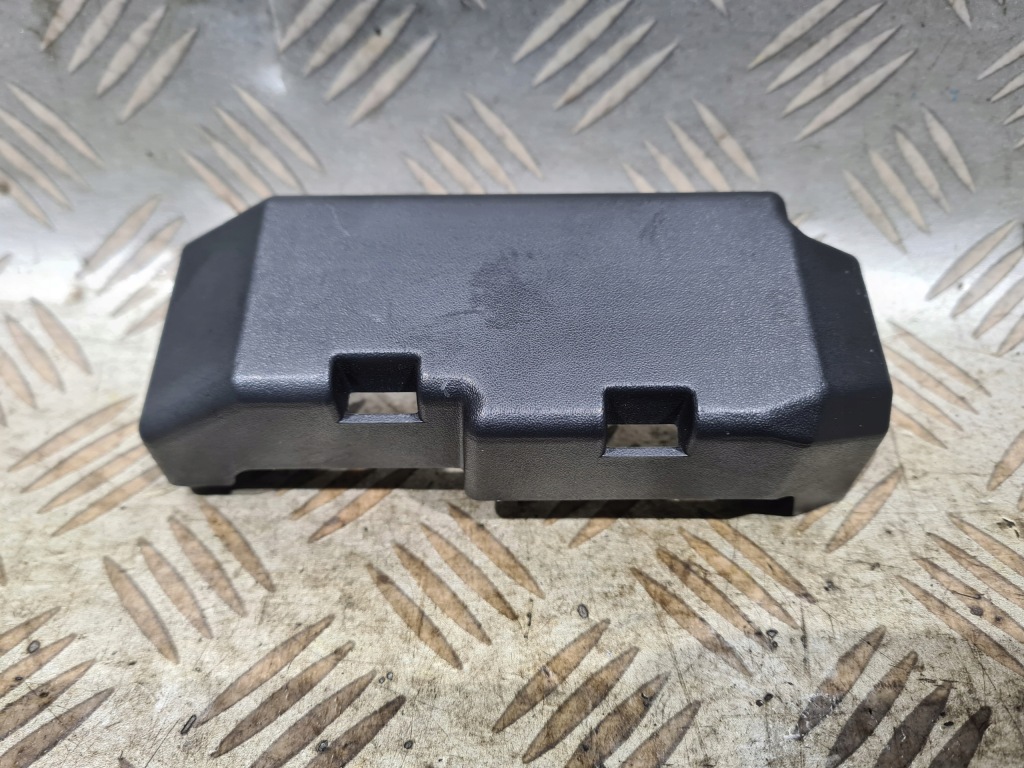 Купити Кришка коробка запобіжників opel zafira c