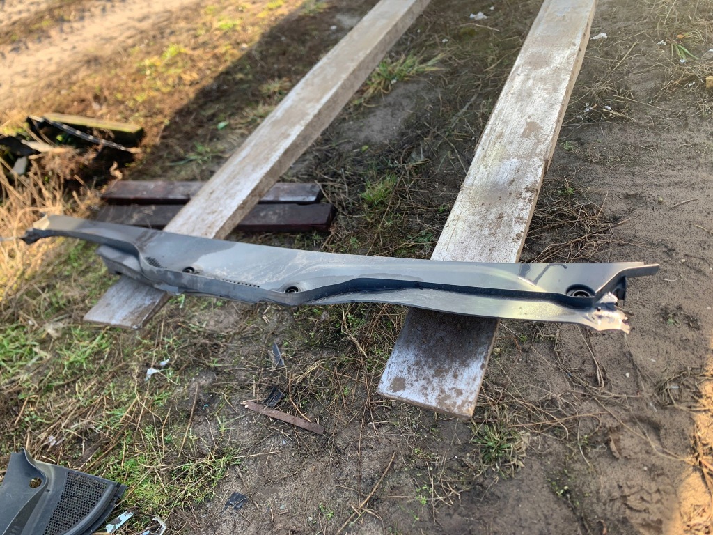 фото №1, Mercedes-benz оригинальный номер 1648300228 жабо