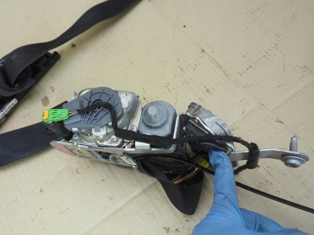 фото №16, Pas безопасности правый перед mercedes w204 a2048602686