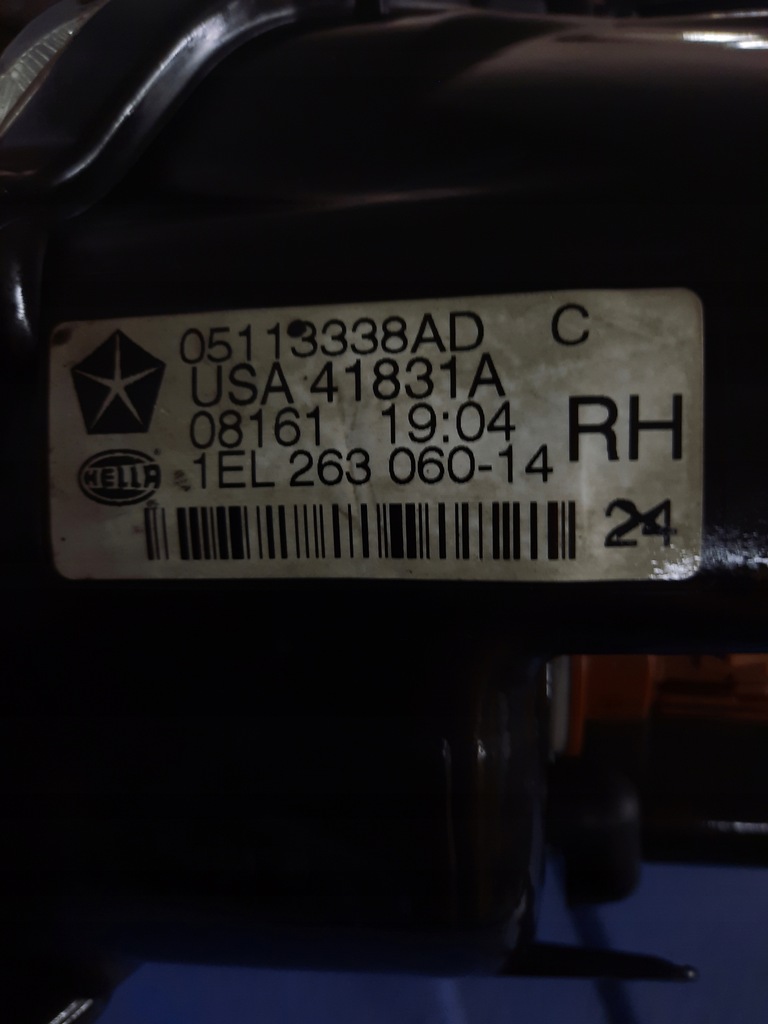 фото №8, Chrysler voyager лампа передняя ксенон