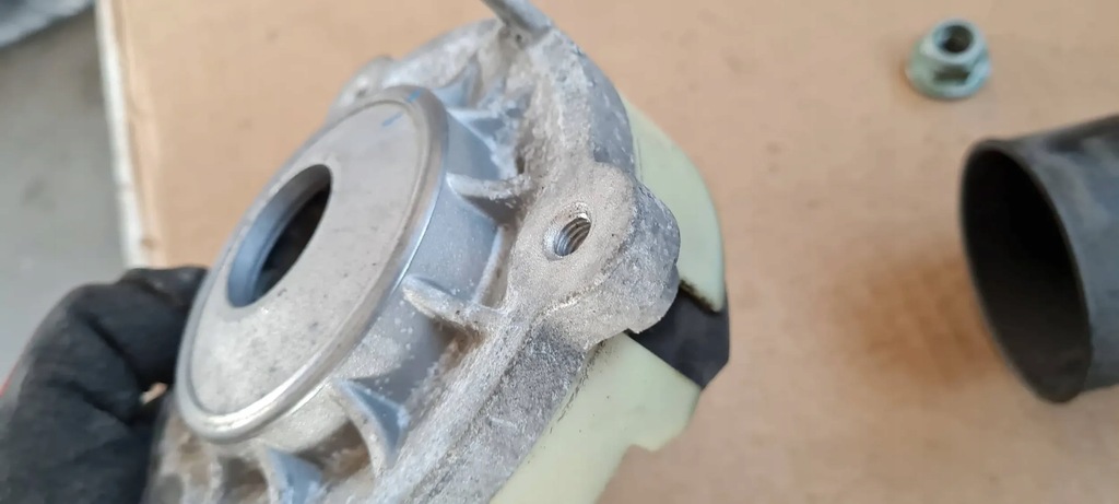 фото №7, A4 b9 8w подушка разъём амортизатора перед 8w0413333 a5 8w