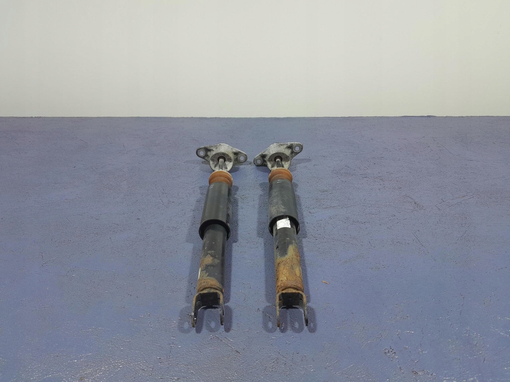 фото №1, Hyundai i30 ii hb 5d амортизаторы задняя задние 2 szt 55300-a6010